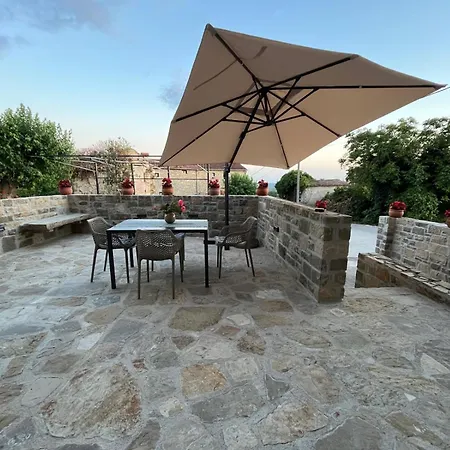 Apartments Groznjan דירה