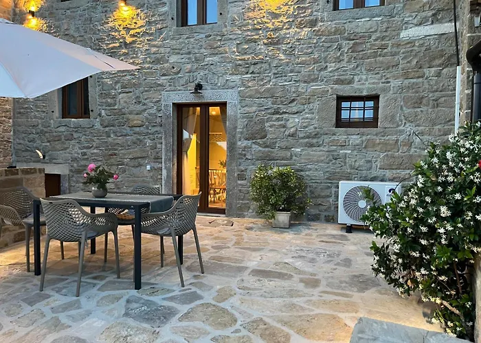 Apartments Groznjan * Grožnjan